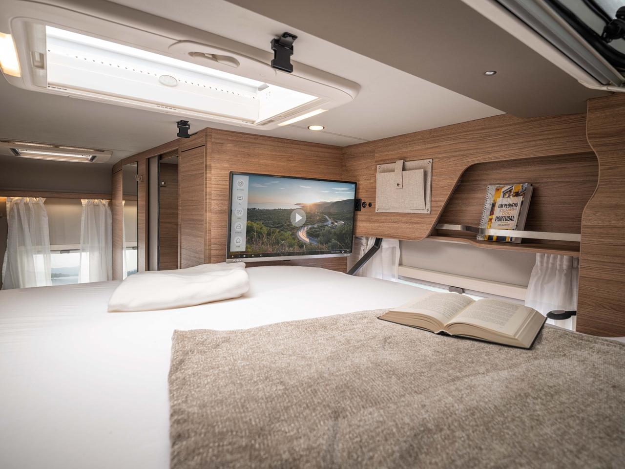 Half integraal camper WEINSBERG X-Cursion Van 500 MQ [Edition Pepper]