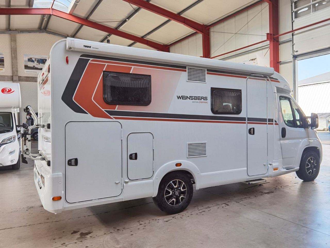 Half integraal camper Weinsberg CARACOMPACT 600 MEG EDITION-PEPPER/ EINZELBETTEN
