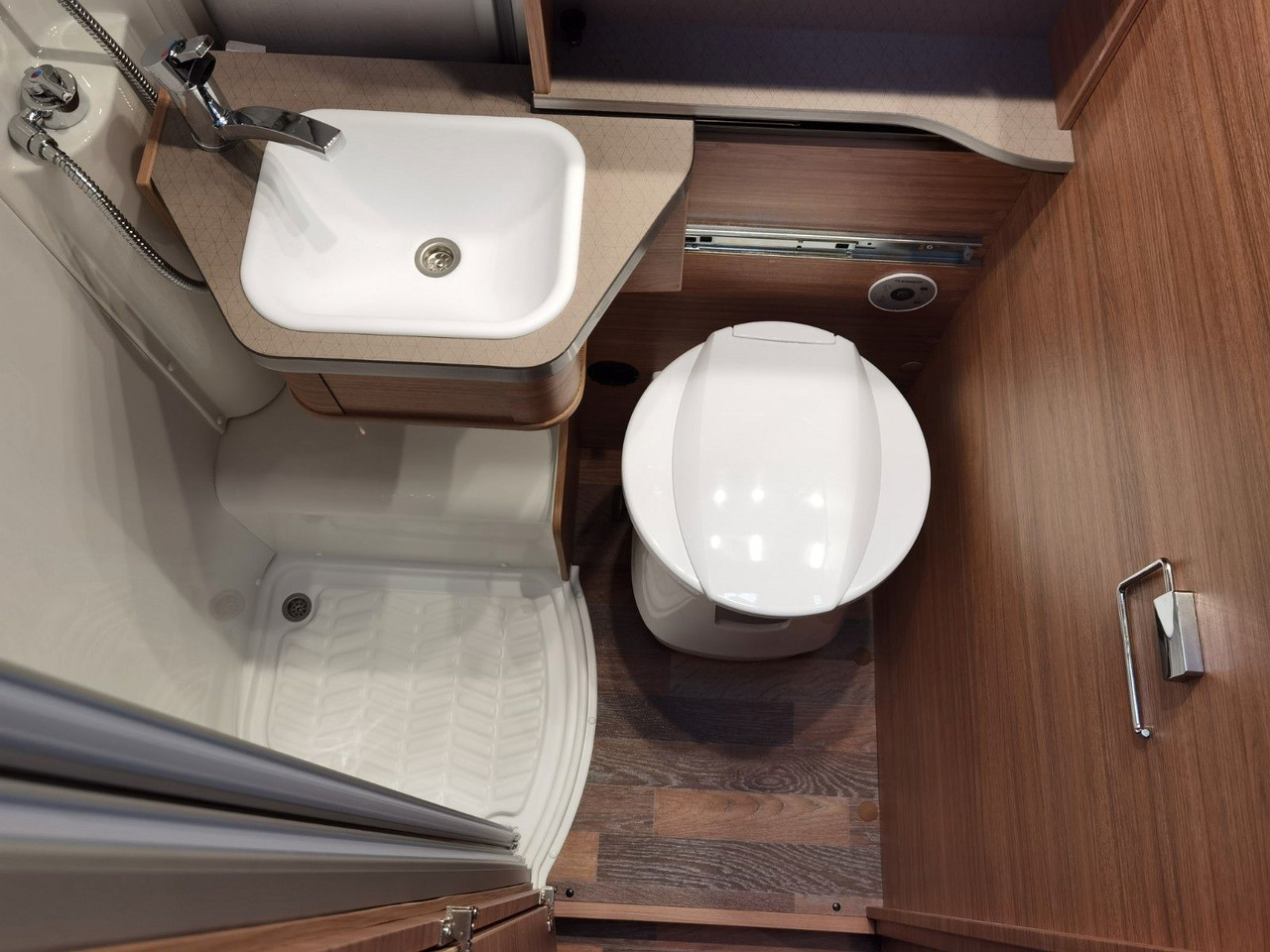 Half integraal camper Weinsberg CARACOMPACT 600 MEG EDITION-PEPPER/ EINZELBETTEN