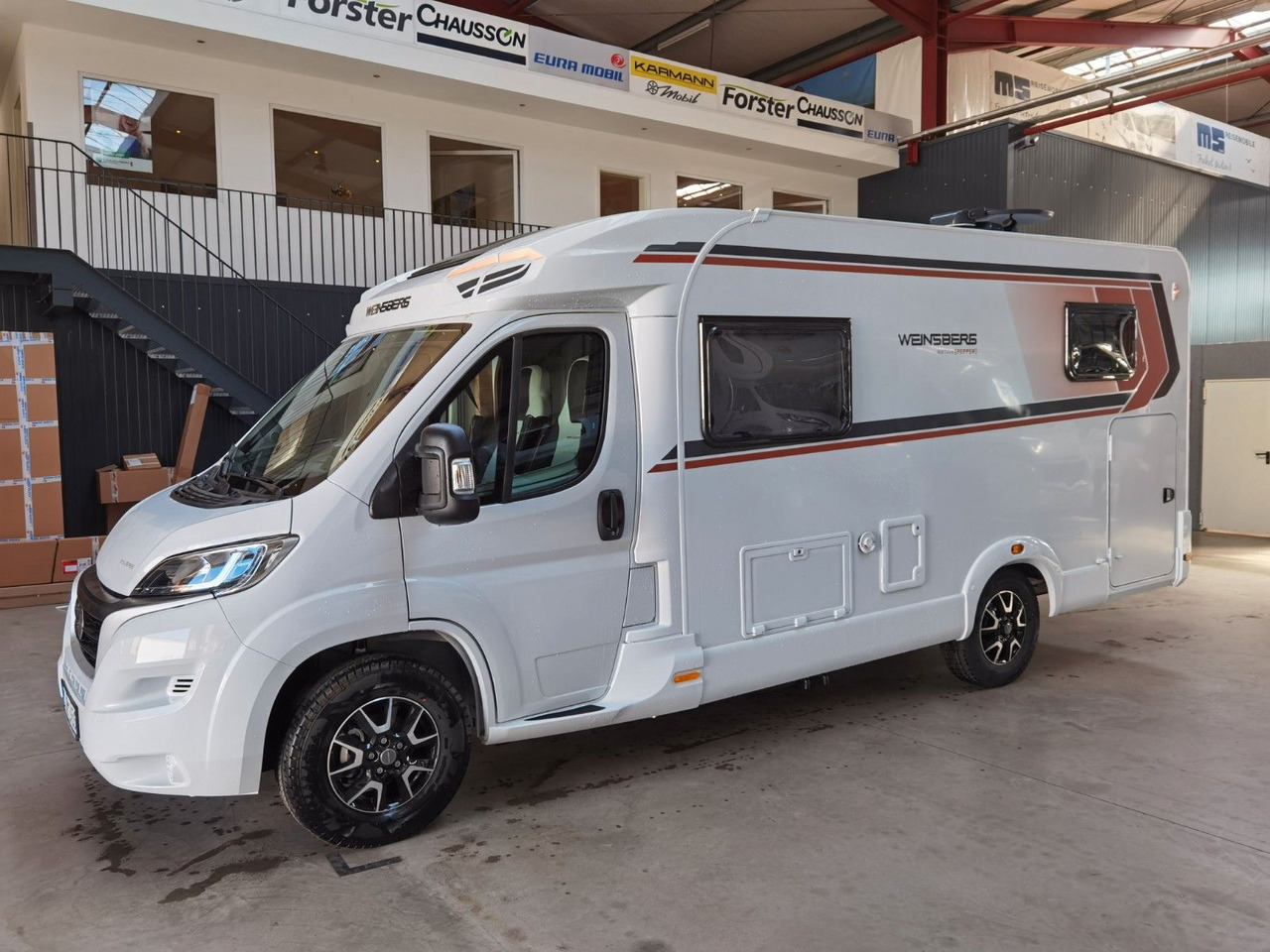 Half integraal camper Weinsberg CARACOMPACT 600 MEG EDITION-PEPPER/ EINZELBETTEN