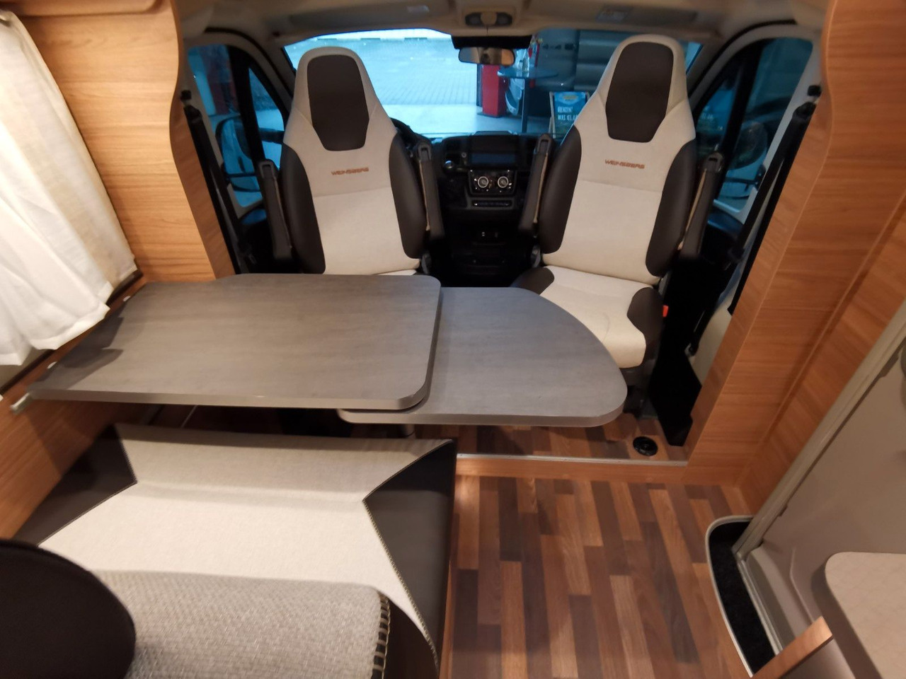 Half integraal camper Weinsberg CARACOMPACT 600 MEG EDITION-PEPPER/ EINZELBETTEN