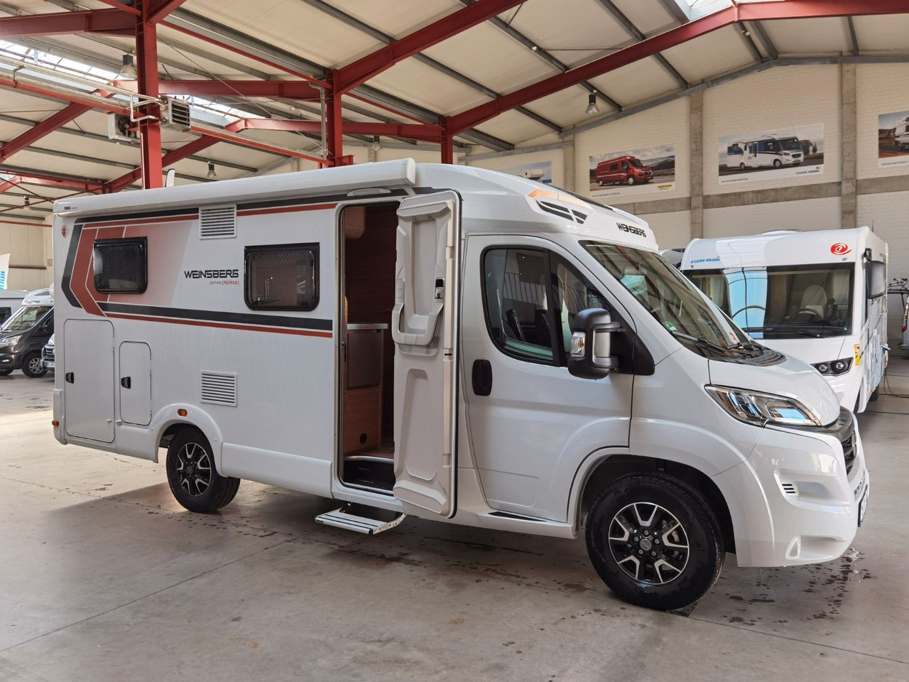 Half integraal camper Weinsberg CARACOMPACT 600 MEG EDITION-PEPPER/ EINZELBETTEN