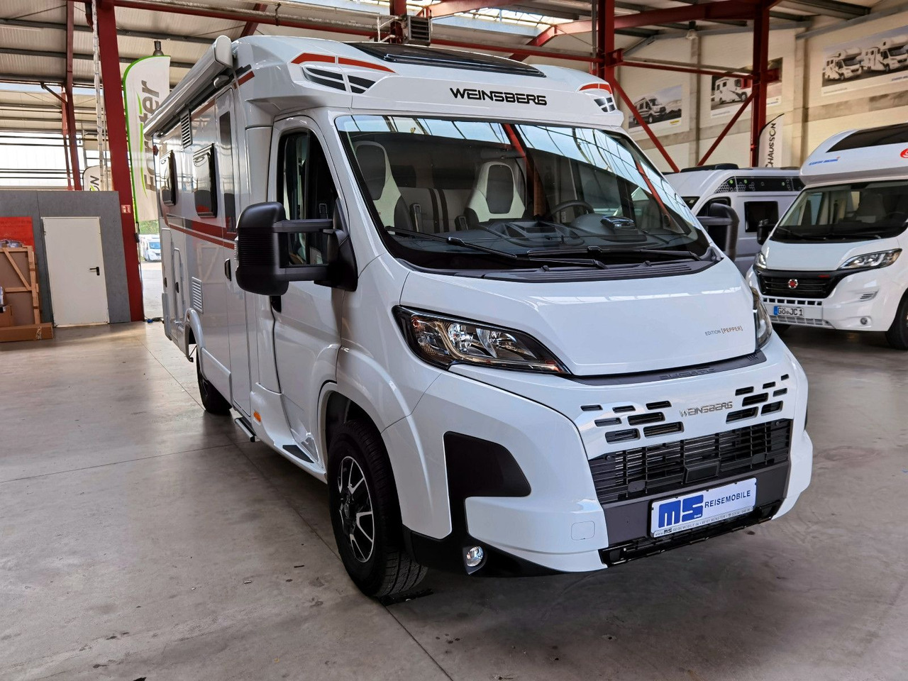 Half integraal camper Weinsberg CARACOMPACT 600 MEG EDITION PEPPER / MODELL 2025