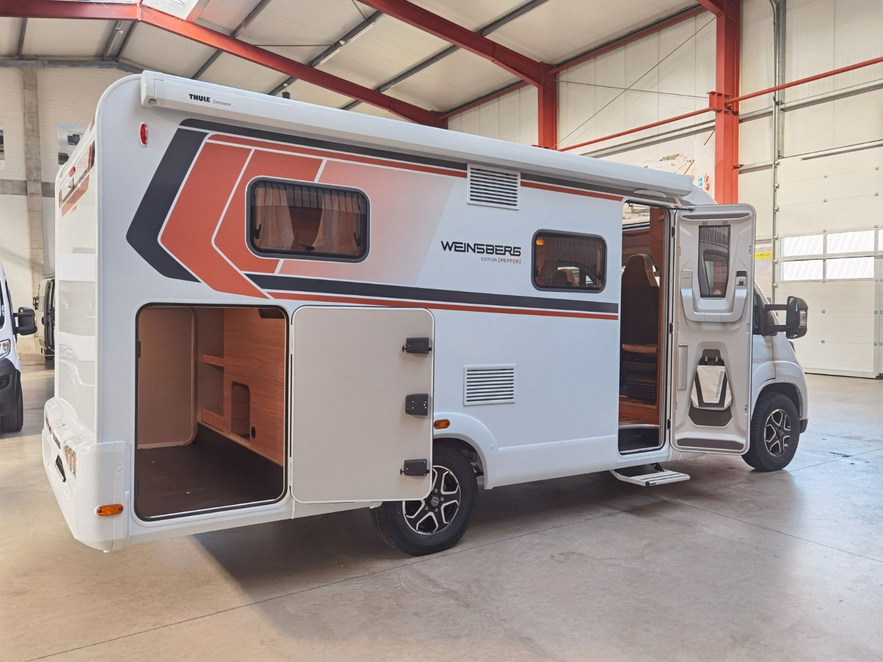 Half integraal camper Weinsberg CARACOMPACT 600 MEG EDITION PEPPER /-MODELL 2025