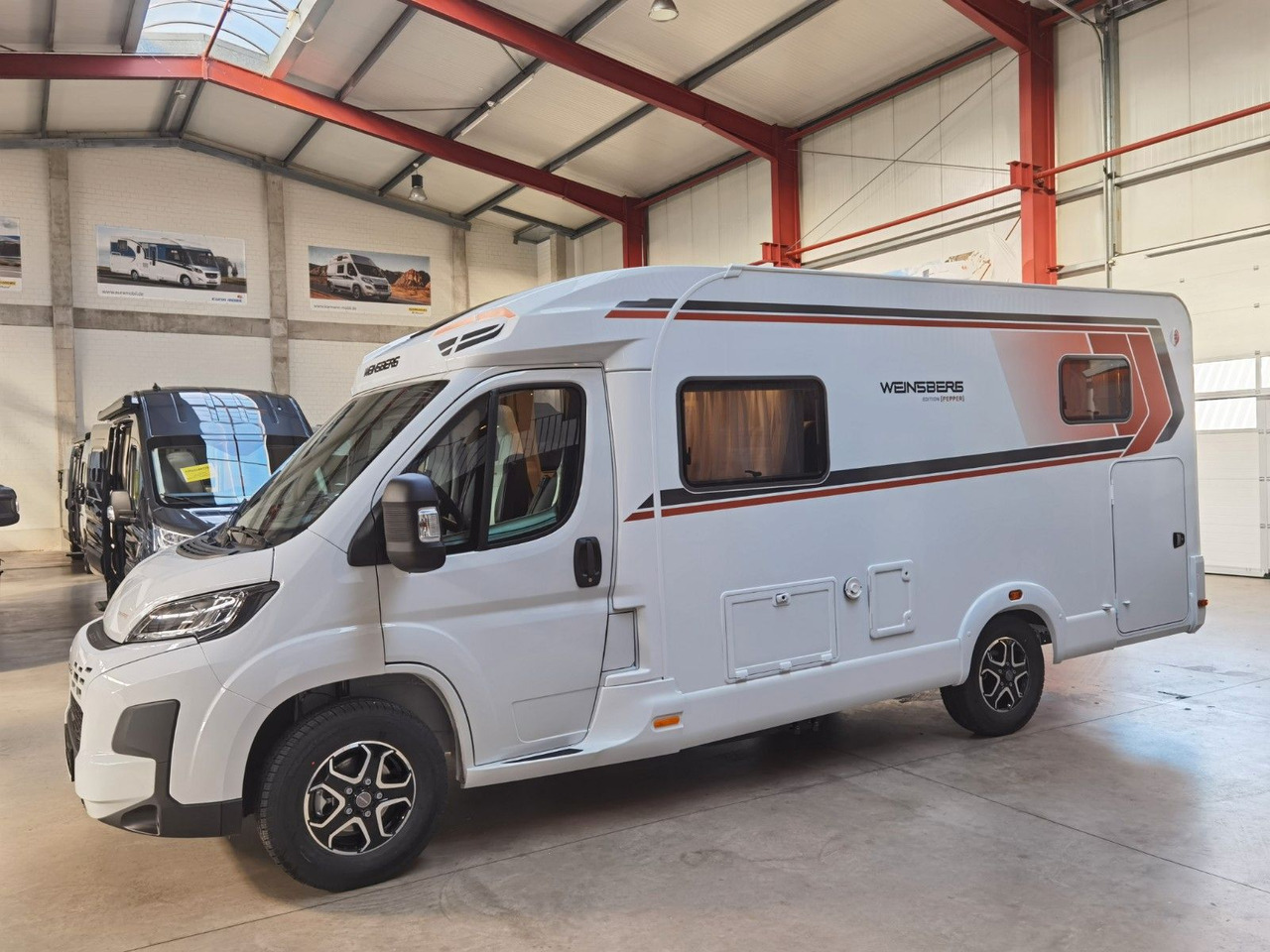 Half integraal camper Weinsberg CARACOMPACT 600 MEG EDITION PEPPER / MODELL 2025