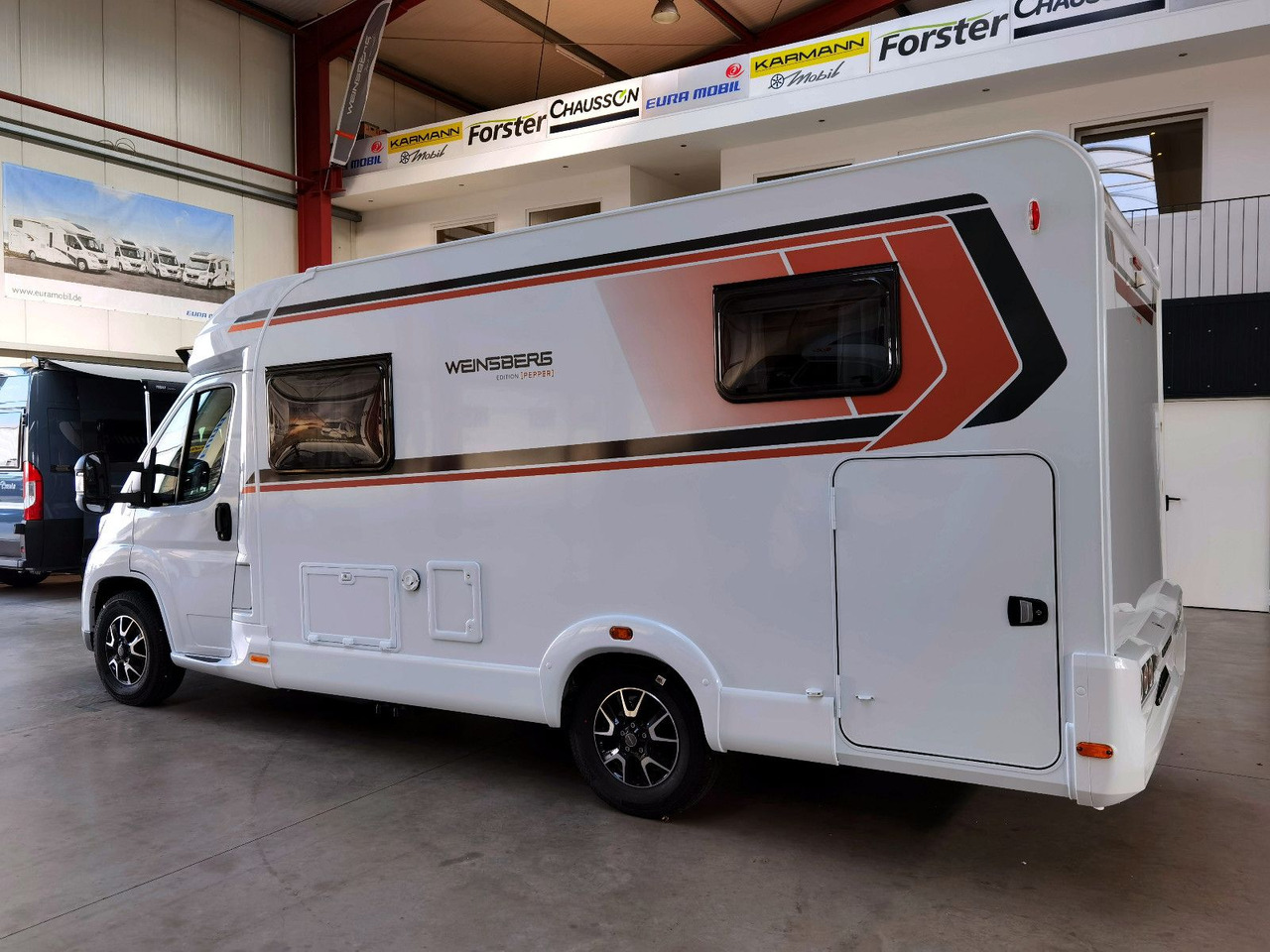 Half integraal camper Weinsberg CARACOMPACT 600 MEG EDITION PEPPER / MODELL 2025