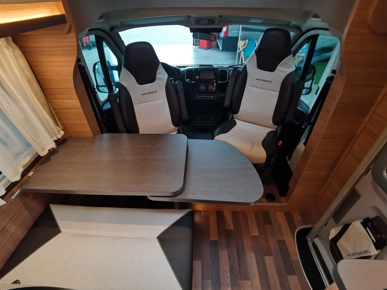 Half integraal camper Weinsberg CARACOMPACT 600 MEG PEPPER / MODELL 2026