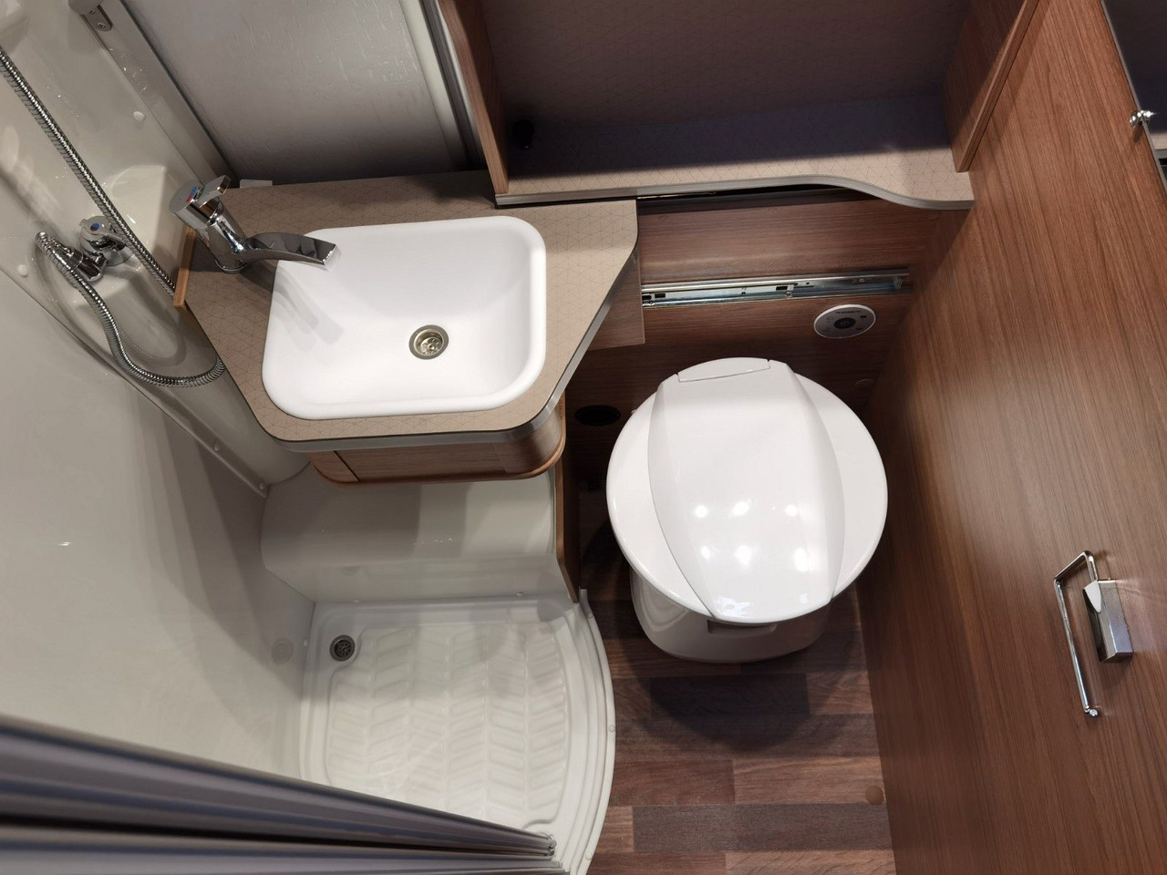 Half integraal camper Weinsberg CARACOMPACT 600 MEG PEPPER / MODELL 2026