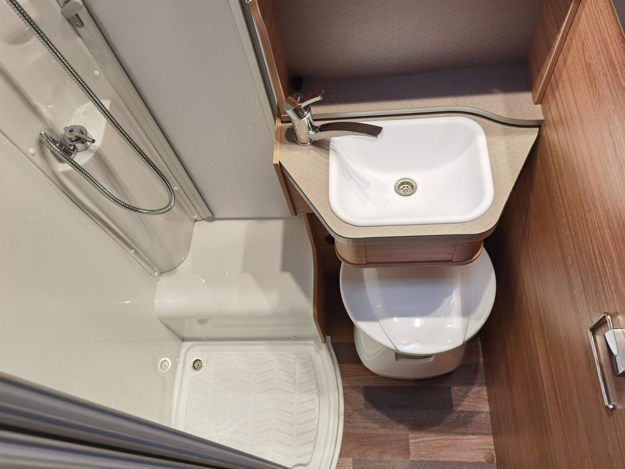 Half integraal camper Weinsberg CARACOMPACT 600 MEG PEPPER / MODELL 2026