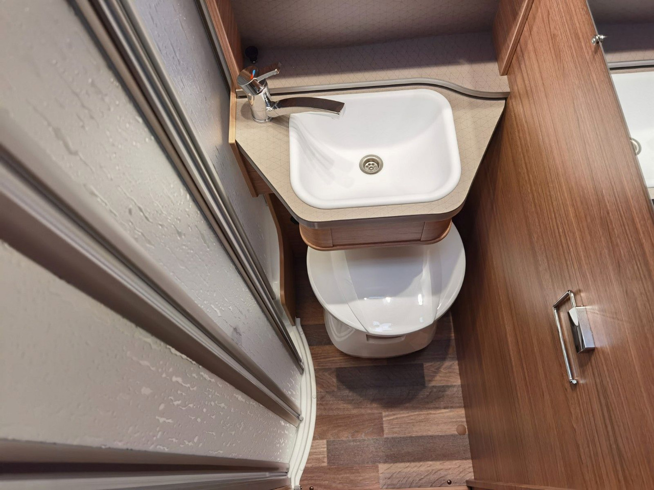 Half integraal camper Weinsberg CARACOMPACT 600 MEG PEPPER / MODELL 2026