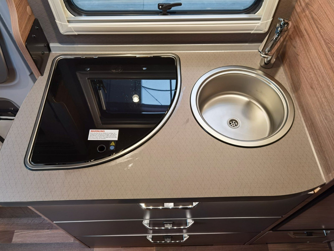 Half integraal camper Weinsberg CARACOMPACT 600 MEG PEPPER / MODELL 2026