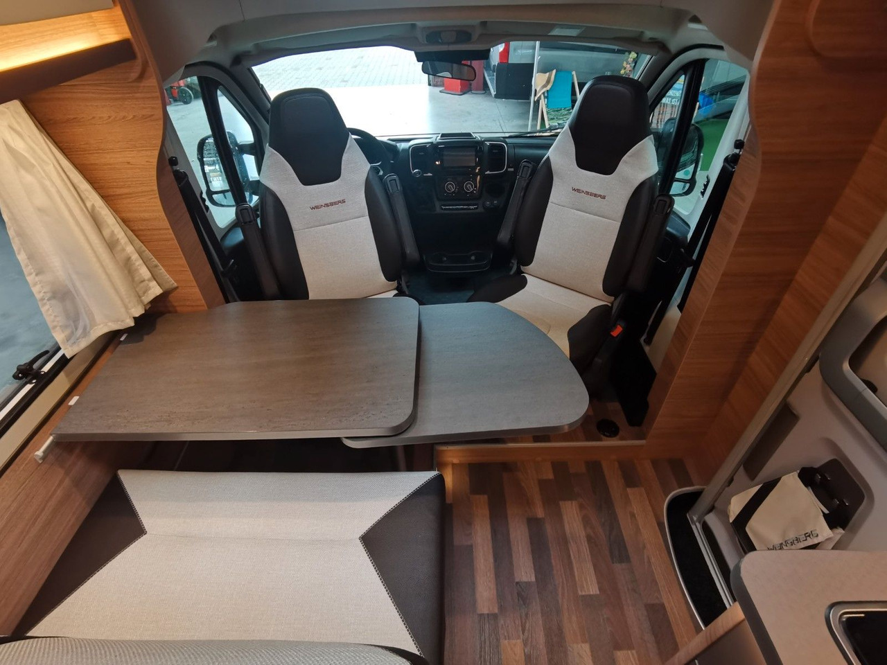 Half integraal camper Weinsberg CARACOMPACT 600 MEG PEPPER / MODELL 2026