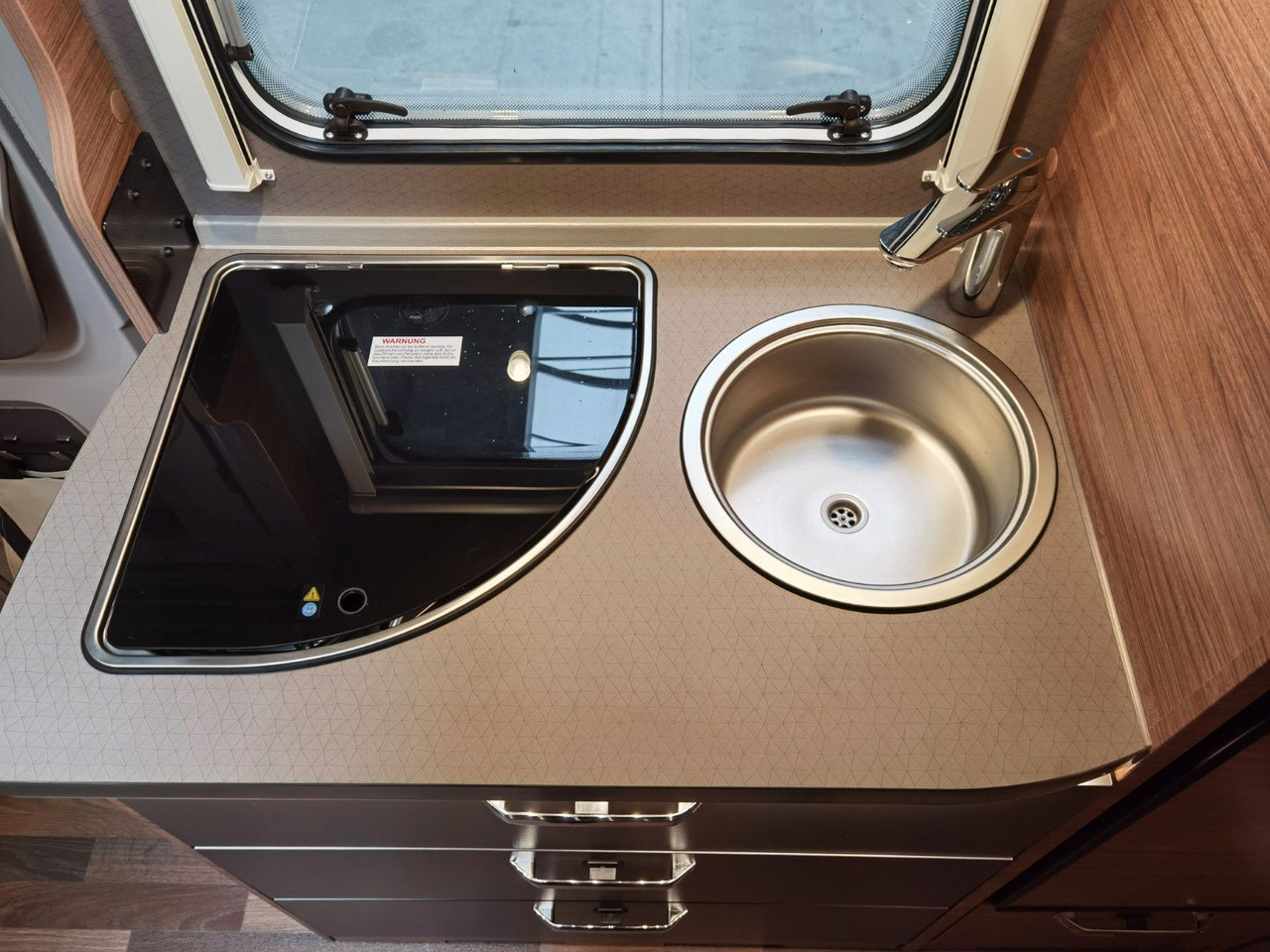 Half integraal camper Weinsberg CARACOMPACT 600 MEG PEPPER / MODELL 2026