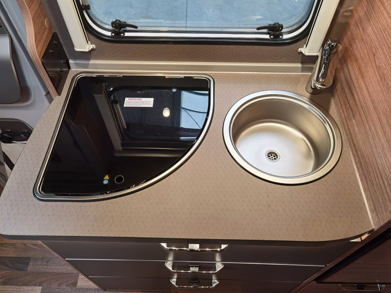 Half integraal camper Weinsberg CARACOMPACT 600 MEG PEPPER / MODELL 2026