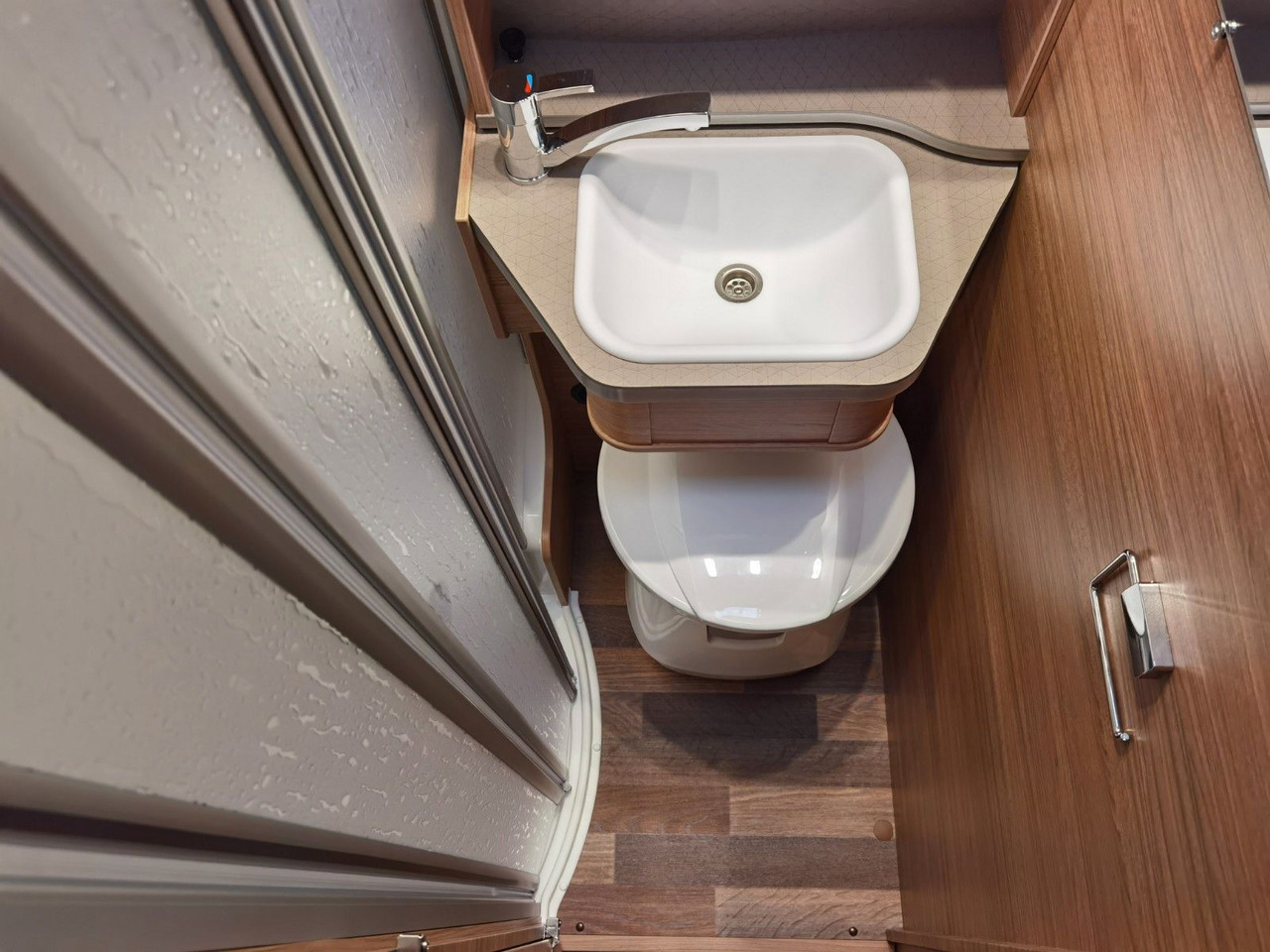 Half integraal camper Weinsberg CARACOMPACT 600 MEG PEPPER / MODELL 2026