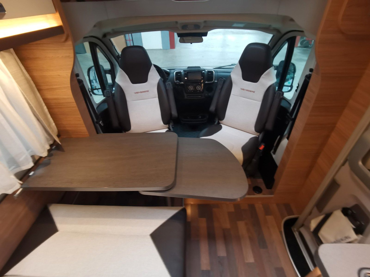 Half integraal camper Weinsberg CARACOMPACT 600 MEG PEPPER / MODELL 2026