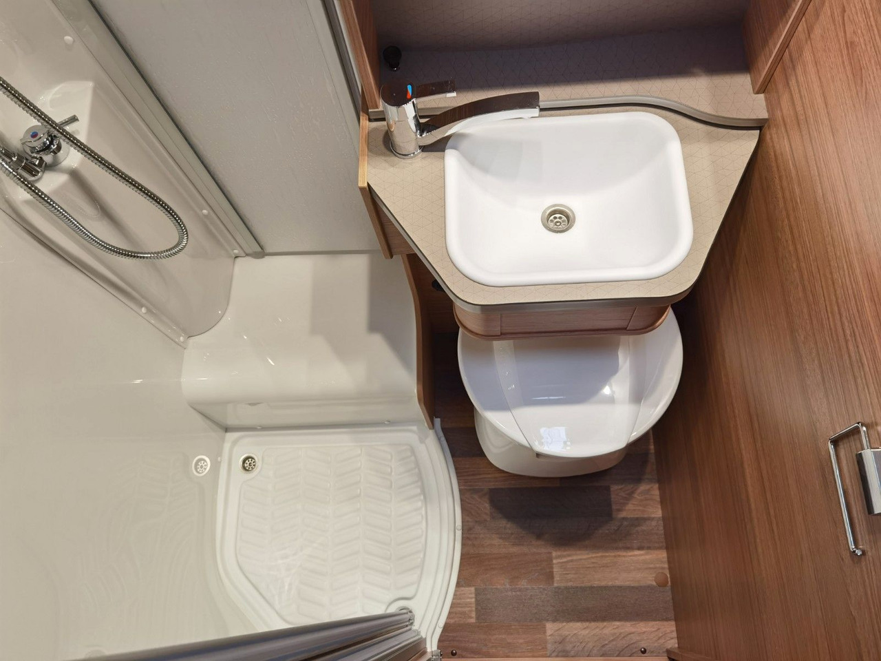 Half integraal camper Weinsberg CARACOMPACT 600 MEG PEPPER / MODELL 2026