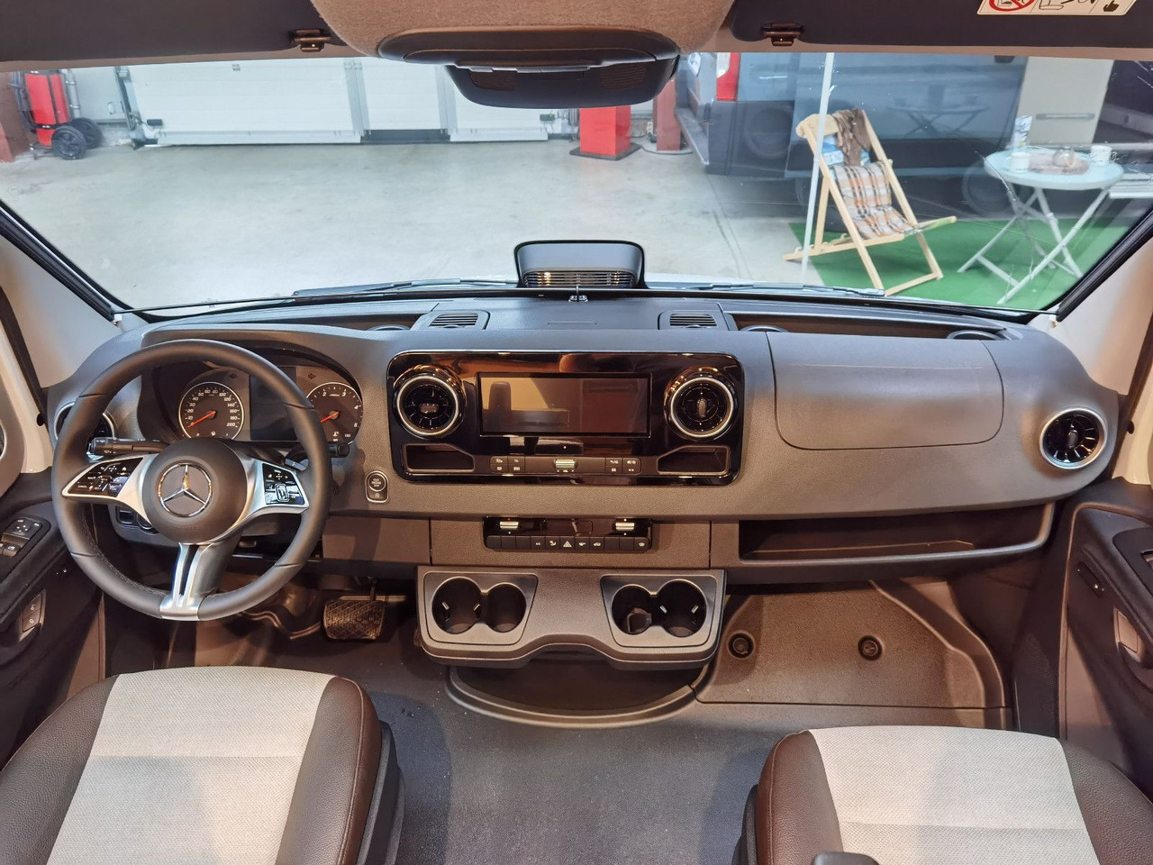 Half integraal camper Weinsberg CARACOMPACT 640 MEG EDITION-PEPPER / EINZELBETTE