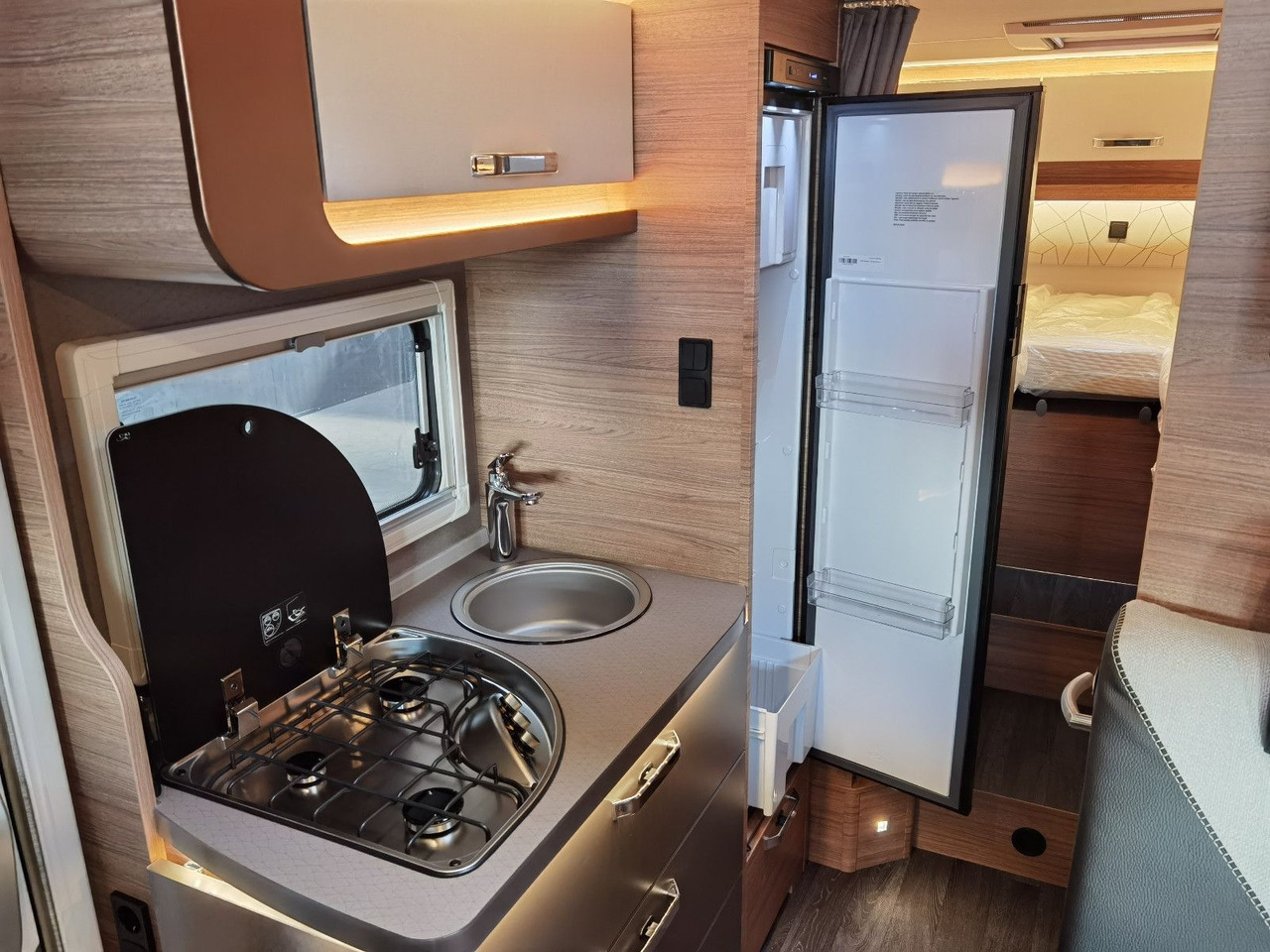 Half integraal camper Weinsberg CARACOMPACT 640 MEG EDITION-PEPPER /-MODELL 2025