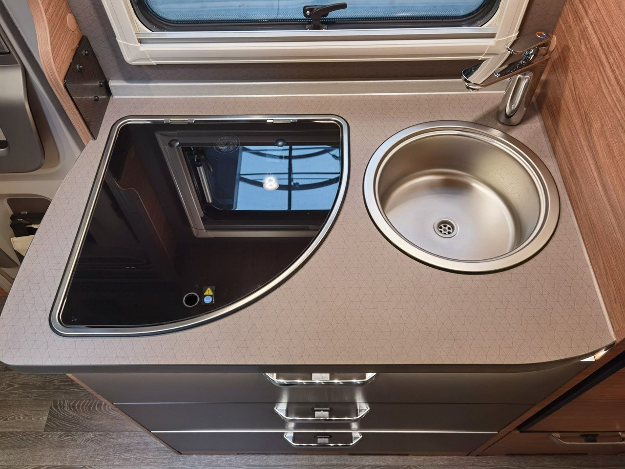 Half integraal camper Weinsberg CARACOMPACT 640 MEG EDITION-PEPPER /-MODELL 2026