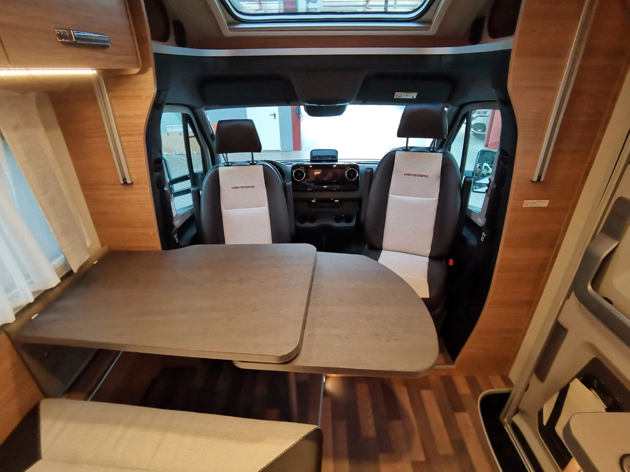 Half integraal camper Weinsberg CARACOMPACT SUITE 640 MEG PEPPER / 170PS-DSG / H