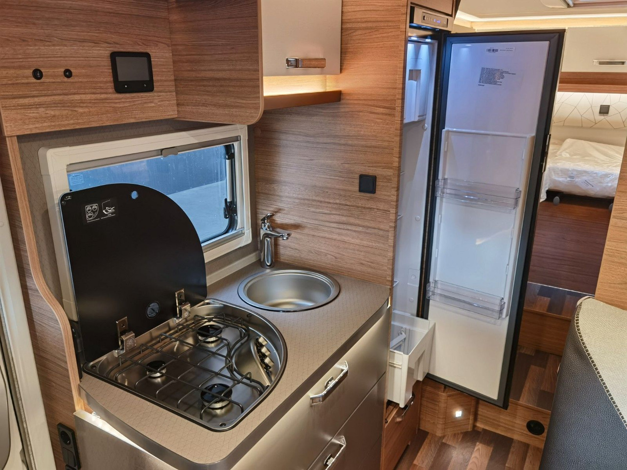 Half integraal camper Weinsberg CARACOMPACT SUITE 640 MEG PEPPER / - MODELL 2025