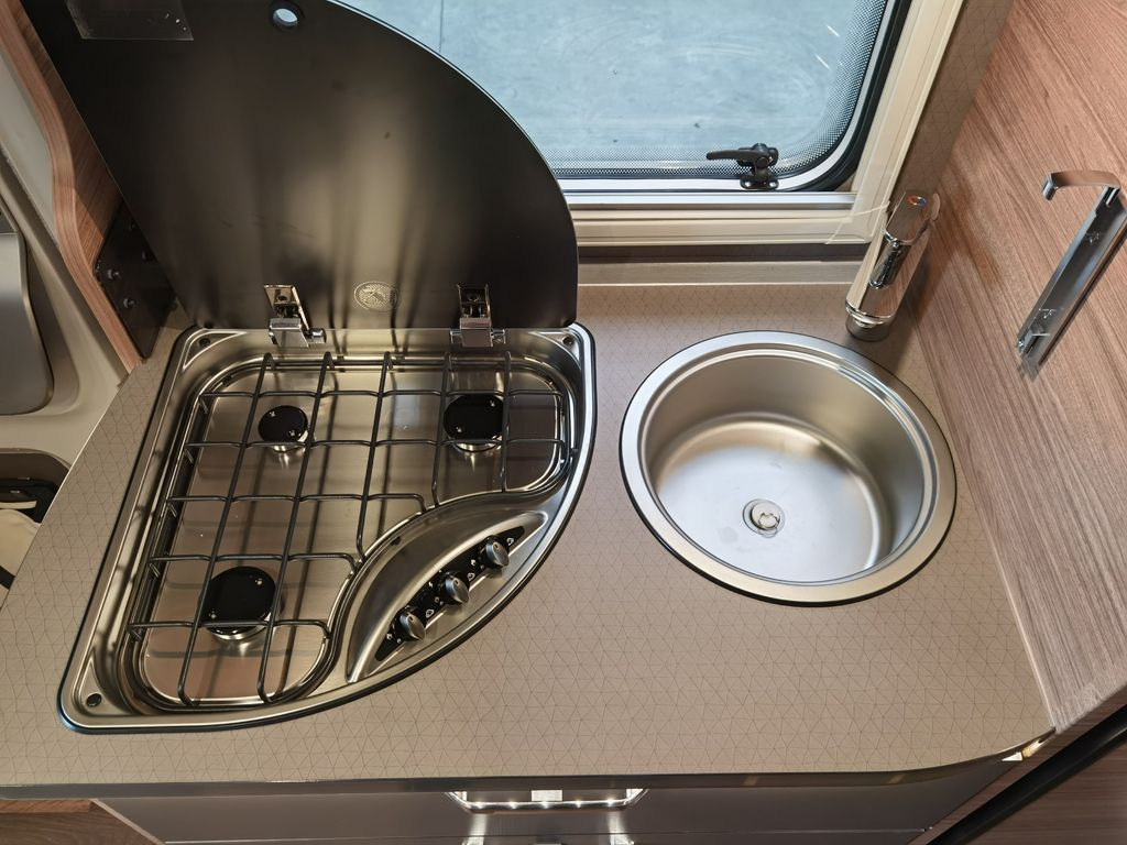 Half integraal camper Weinsberg CARACOMPACT SUITE 640 MEG PEPPER / - MODELL 2025
