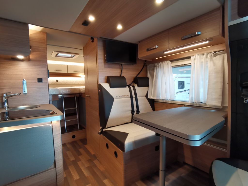 Half integraal camper Weinsberg CARACOMPACT SUITE 640 MEG PEPPER / - MODELL 2025