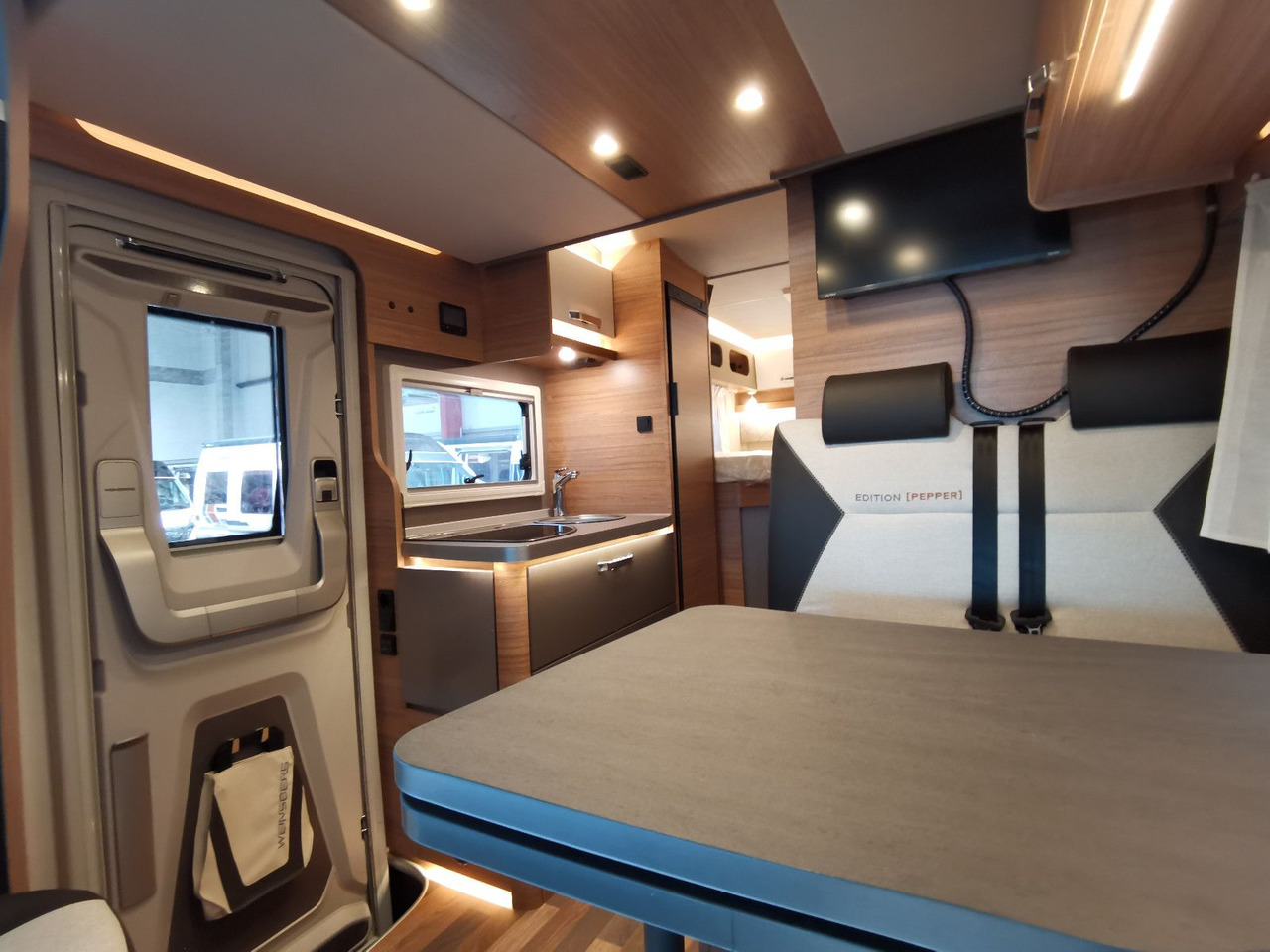 Half integraal camper Weinsberg CARACOMPACT SUITE 640 MEG PEPPER / - MODELL 2025 Weinsberg CARACOMPACT SUITE 640 MEG PEPPER / - MODELL 2025