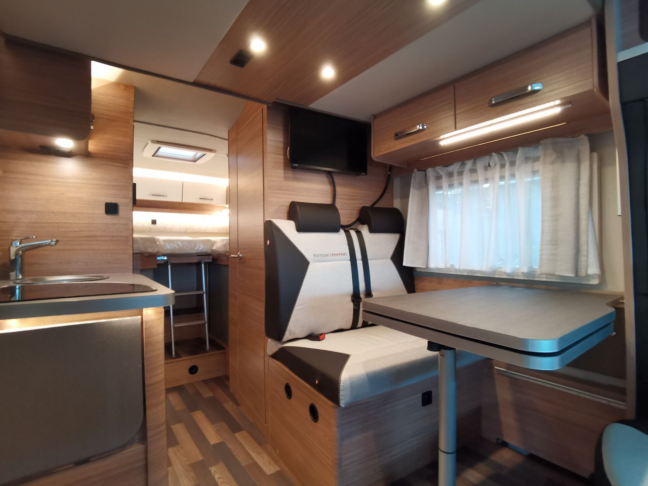 Half integraal camper Weinsberg CARACOMPACT SUITE 640 MEG PEPPER / - MODELL 2025 Weinsberg CARACOMPACT SUITE 640 MEG PEPPER / - MODELL 2025