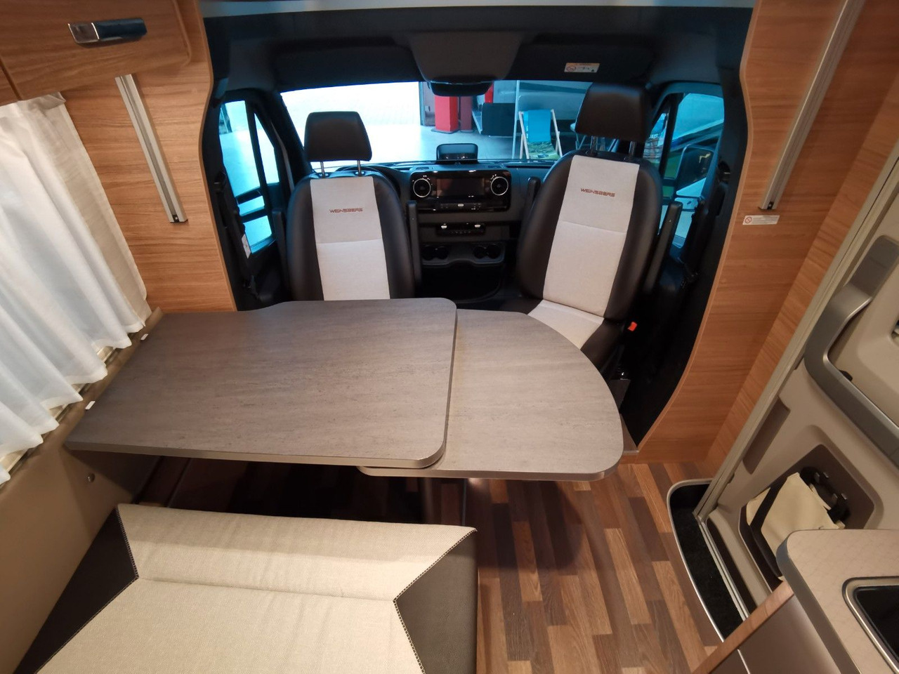 Half integraal camper Weinsberg CARACOMPACT SUITE 640 MEG PEPPER / - MODELL 2026