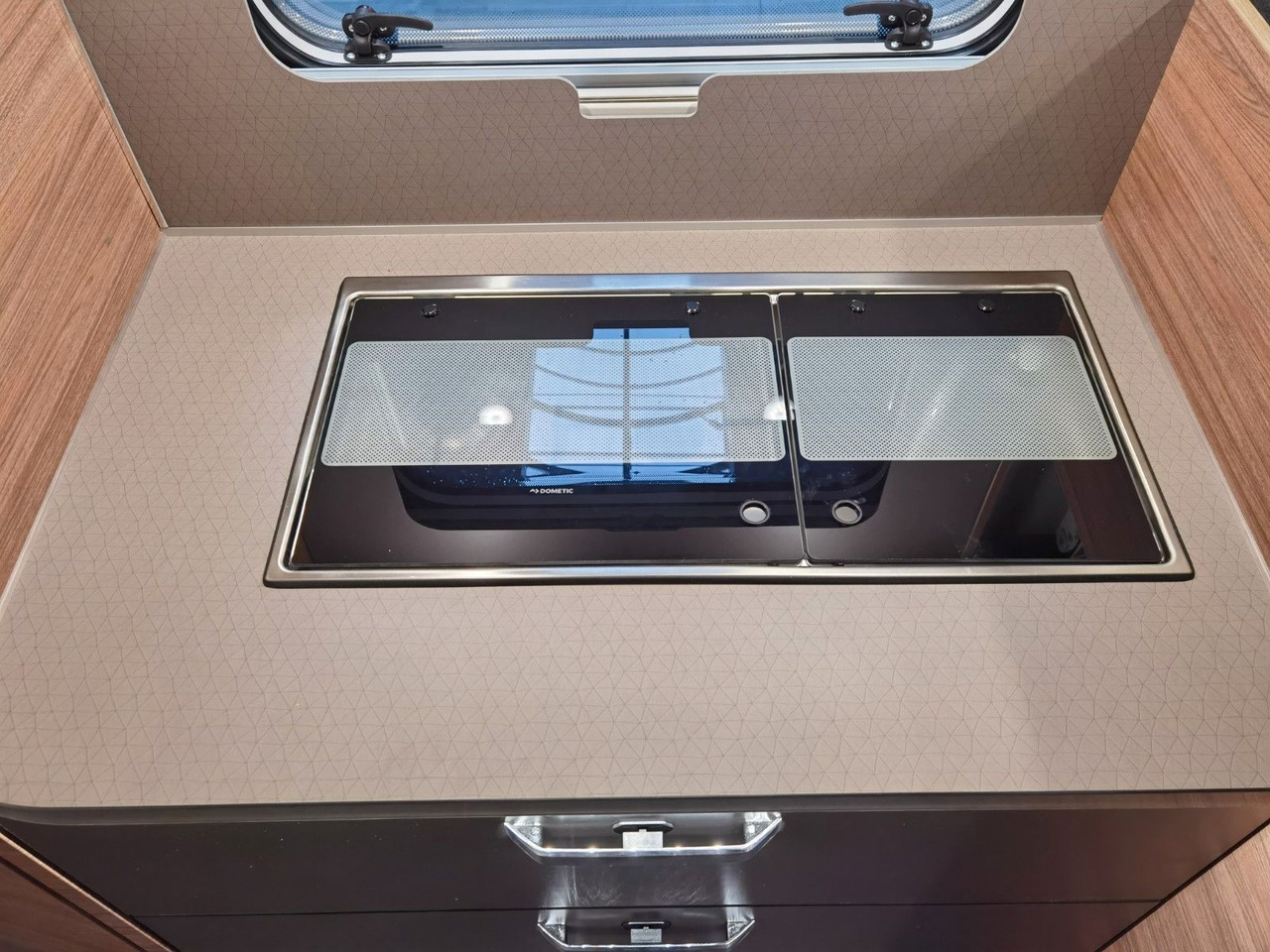 Half integraal camper Weinsberg CARALOFT 650 MF /-2024-/ 155PS / SEITENBETT