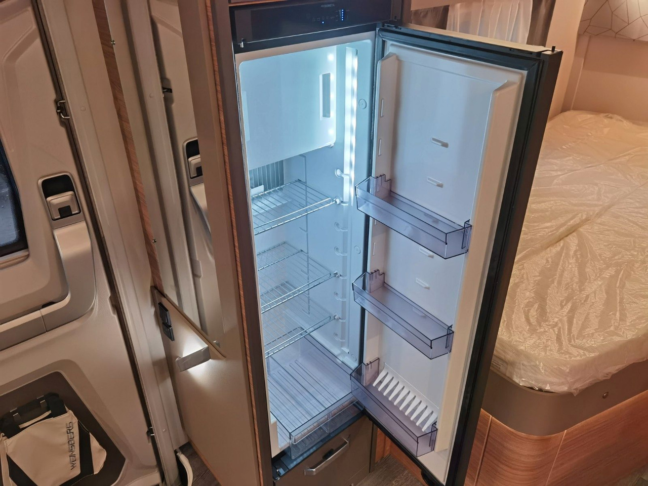 Half integraal camper Weinsberg CARALOFT 650 MF /-2024-/ 155PS / SEITENBETT