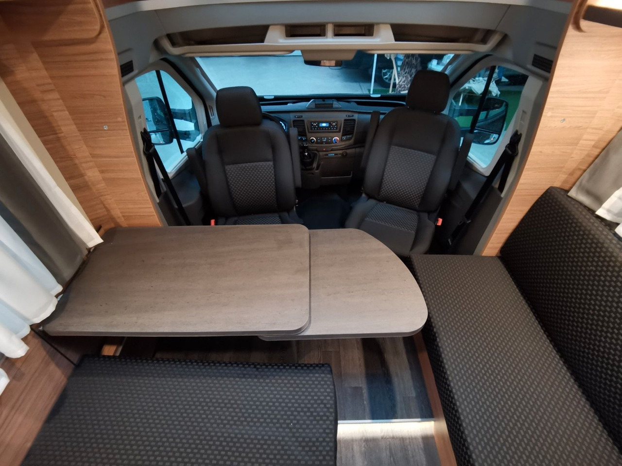Half integraal camper Weinsberg CARALOFT 650 MF /-2024-/ 155PS / SEITENBETT