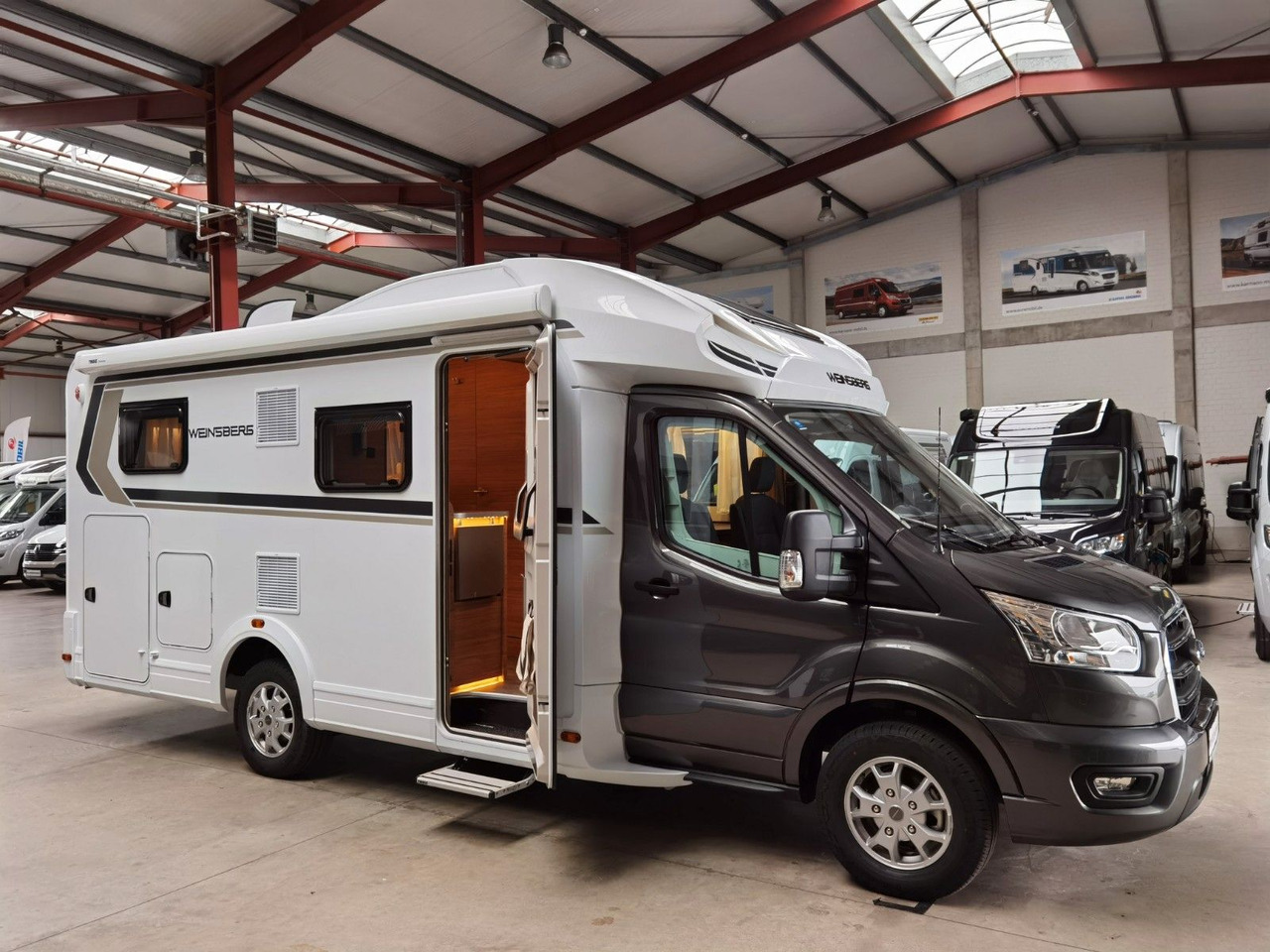 Half integraal camper Weinsberg CARASUITE 650 MEG /155PS /EINZELBETTEN & HUBBETT