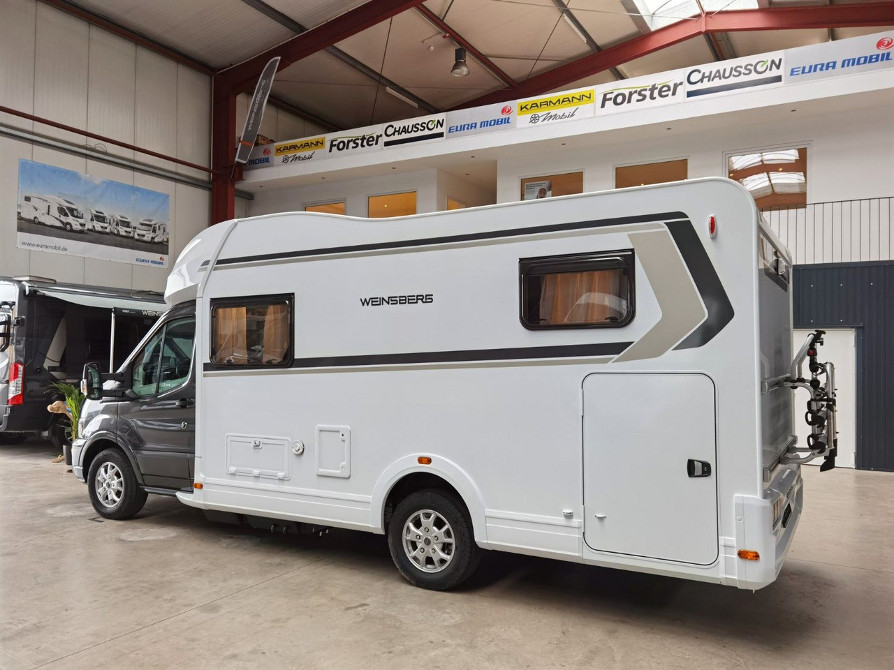 Half integraal camper Weinsberg CARASUITE 650 MEG /155PS /EINZELBETTEN & HUBBETT