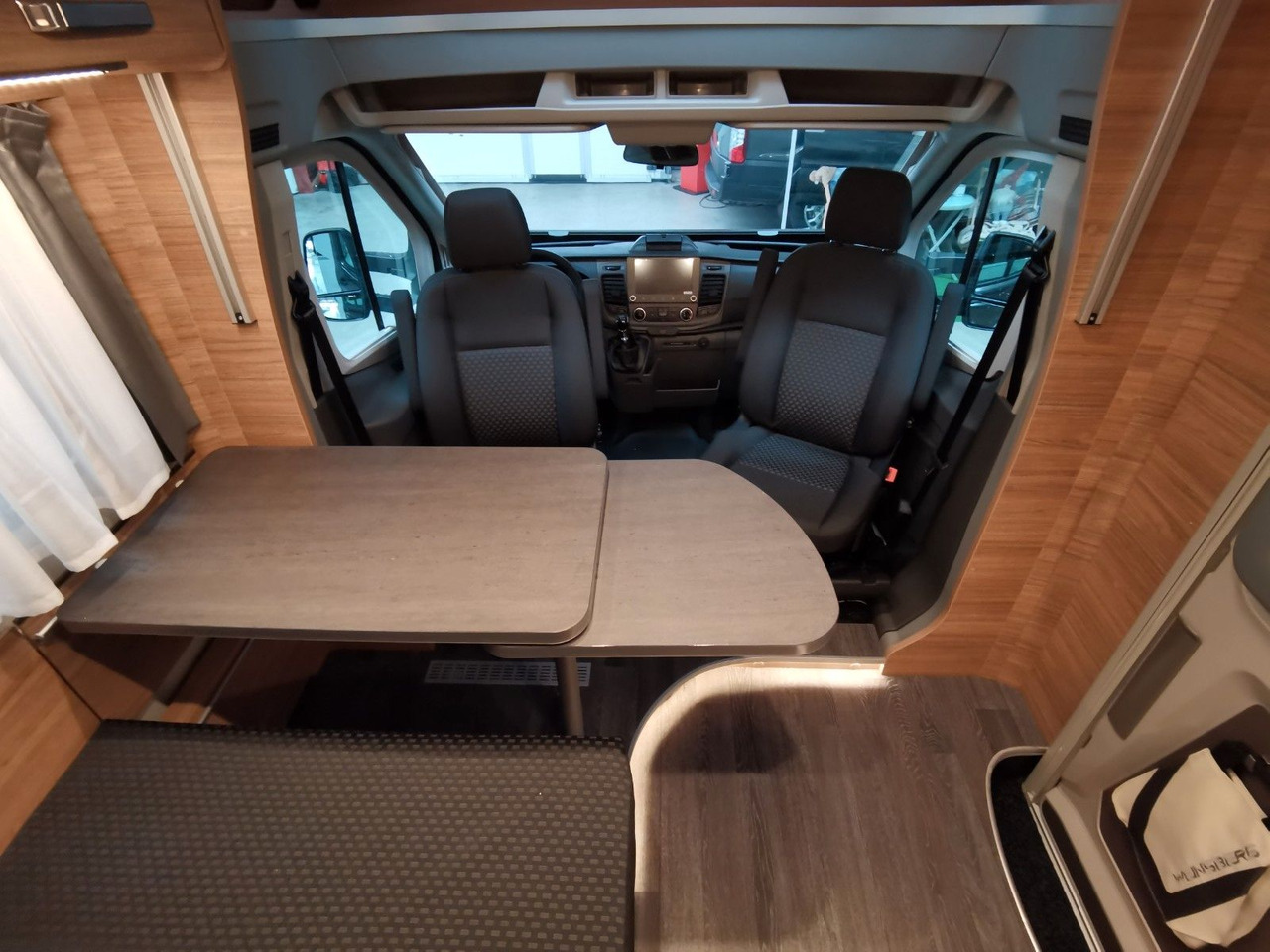 Half integraal camper Weinsberg CARASUITE 650 MEG /155PS /EINZELBETTEN & HUBBETT
