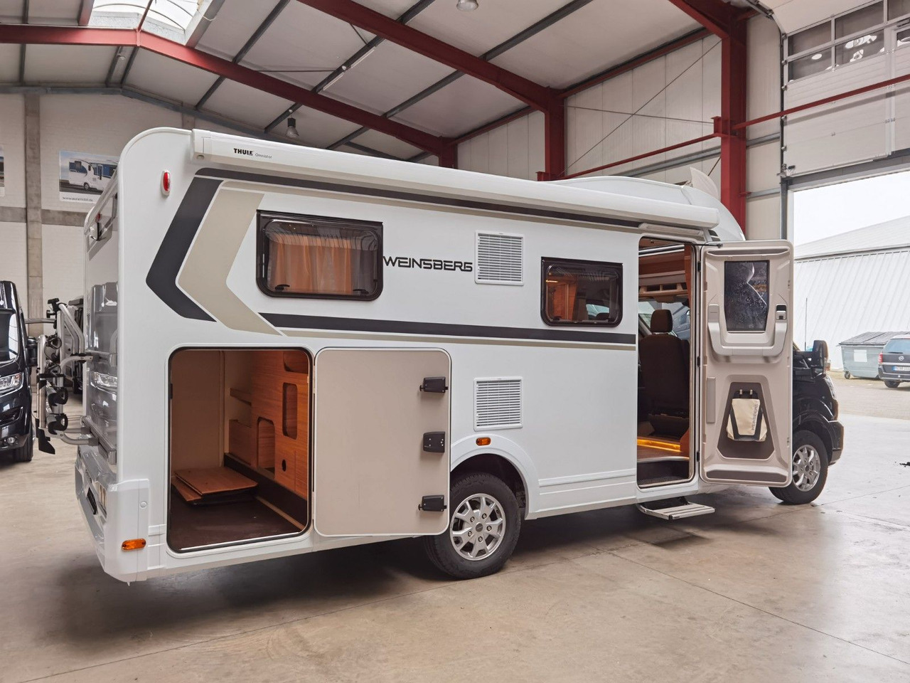 Half integraal camper Weinsberg CARASUITE 650 MEG /155PS /EINZELBETTEN & HUBBETT
