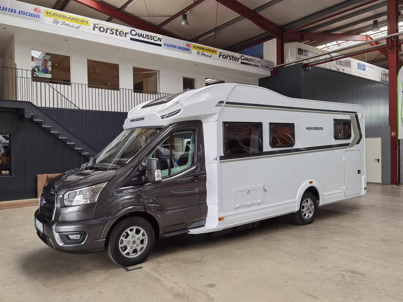 Half integraal camper Weinsberg CARASUITE 700 MEG /155PS /EINZELBETTEN & RAUMBAD