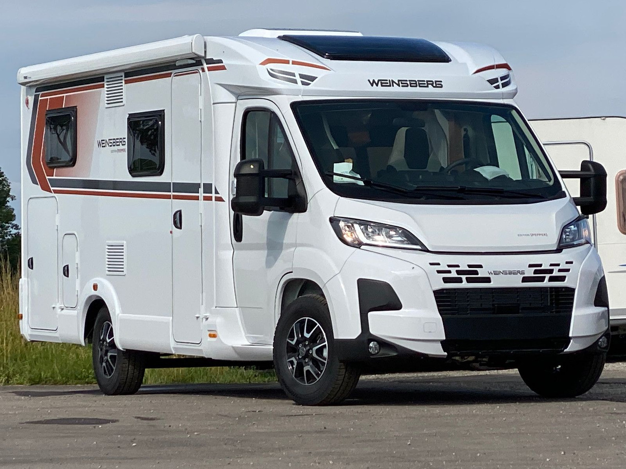 Half integraal camper Weinsberg CaraCompact 600 MEG EDITION [PEPPER]25 Modell S7