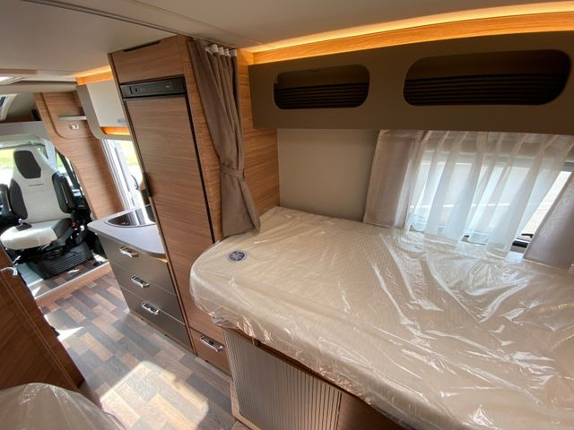 Half integraal camper Weinsberg CaraCompact 600 MEG EDITION [PEPPER]   Automatik