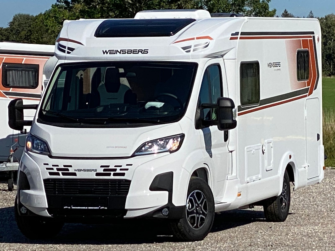 Half integraal camper Weinsberg CaraCompact 600 MEG EDITION [PEPPER]   Automatik