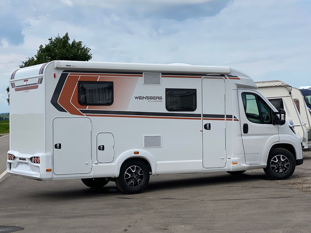 Half integraal camper Weinsberg CaraCompact 600 MEG EDITION [PEPPER]   Automatik
