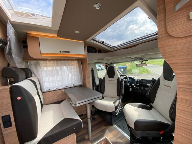 Half integraal camper Weinsberg CaraCompact 600 MEG EDITION [PEPPER]   Automatik