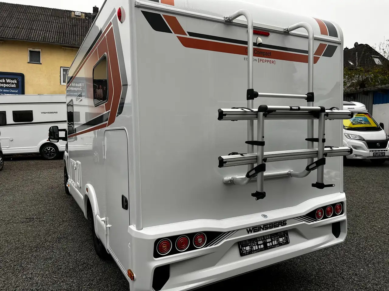 Half integraal camper Weinsberg CaraCompact 600 MEG Pepper Mietwagen Verfügbar