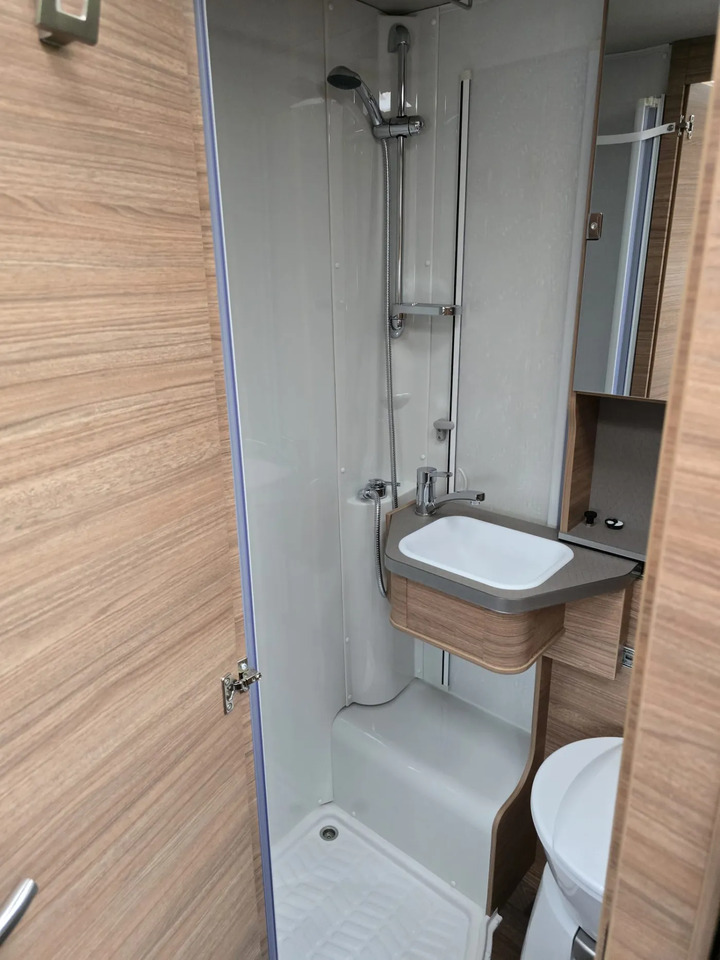 Half integraal camper Weinsberg CaraCompact 640 MEG EDITION [PEPPER] Hot Pepper-Paket