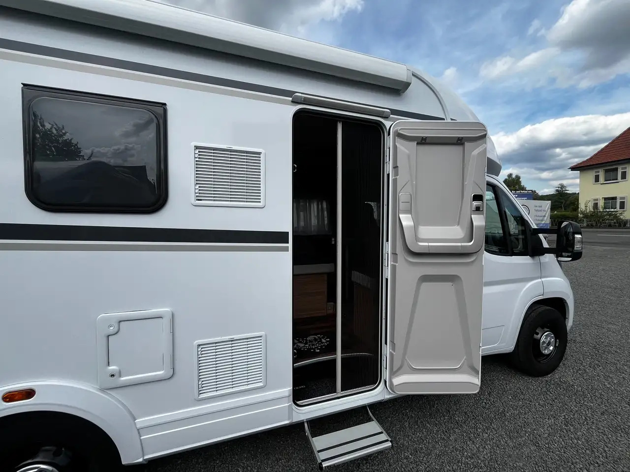 Half integraal camper Weinsberg CaraSuite 700 ME