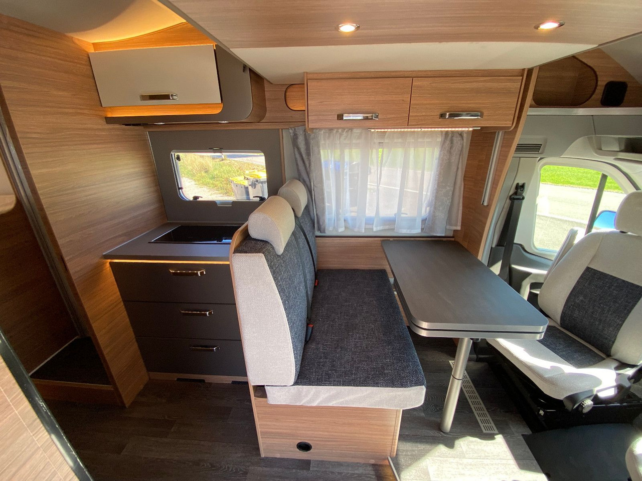Half integraal camper Weinsberg CaraSuite 700 MEG, Automatik, AHK, Hubbett