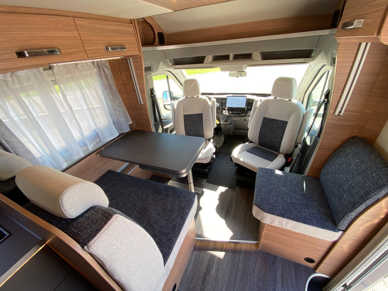 Half integraal camper Weinsberg CaraSuite 700 MEG, Automatik, AHK, Hubbett