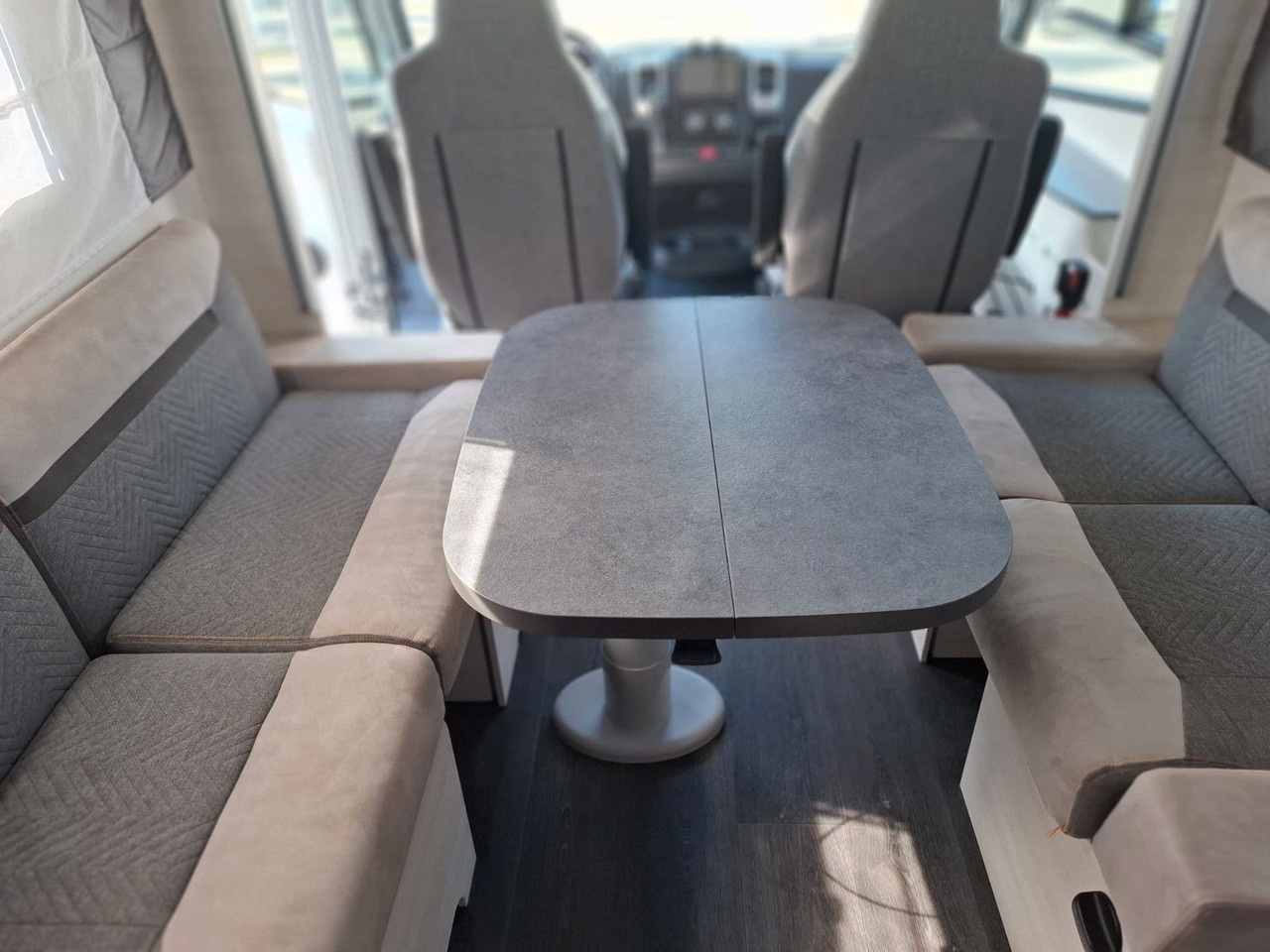 Integraal camper Challenger 2060